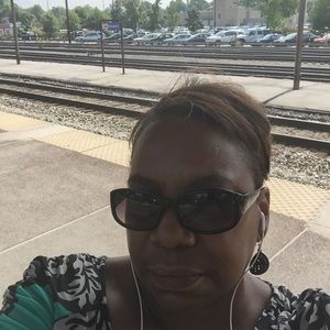 Meet your Posher, Sheila